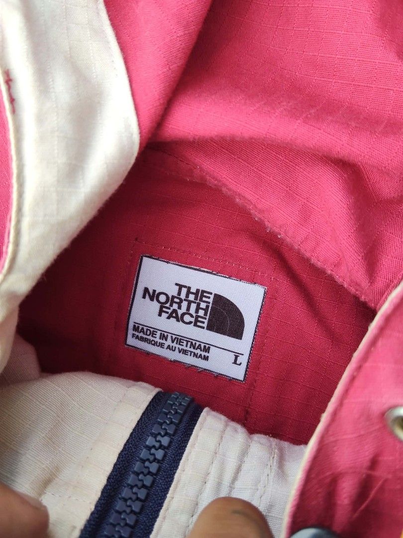 TNF OUTDOOR JACKET (Category: Coats, Jackets and Outerwear) located in Lucena. Submitted by ziboldawg (Listing ID 1467341033, Image 3). Description: .