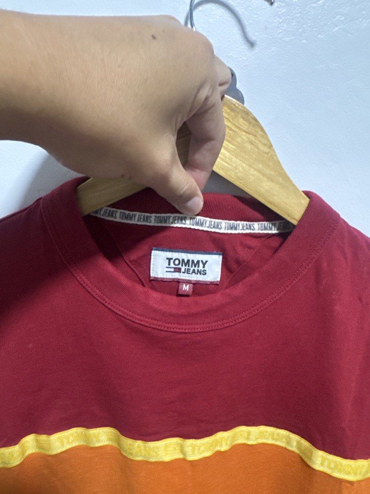Tommy Jeans (Category: Tshirts & Polo Shirts ) located in Santa Ana. Submitted by deyaaaan88 (Listing ID 1467217510, Image 2). Description: Tommy Jeans Need wash No issue Dimes 20x28-29.