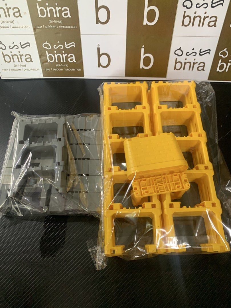Tomy Train Track Pillars (Category: Kids Toys) located in Carmona. Submitted by bihira (Listing ID 1467199378, Image 1). Description: Tomy Train Track Pillars - WYSIWYG - Authentic Tomy Parts - DIY / Parts / Custom Tracks.