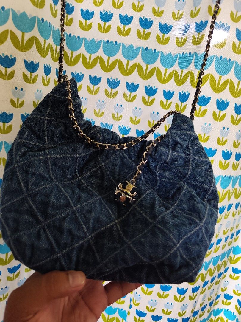 Tory Burch Denim Drawstring Bag (Category: Luxury Bags & Wallets) located in Tabaco. Submitted by thrifttobecool (Listing ID 1467180991, Image 2). Description: Excellent Condition 💯 ₱ 800.00 shipped ✅ Location Bicol ✅.