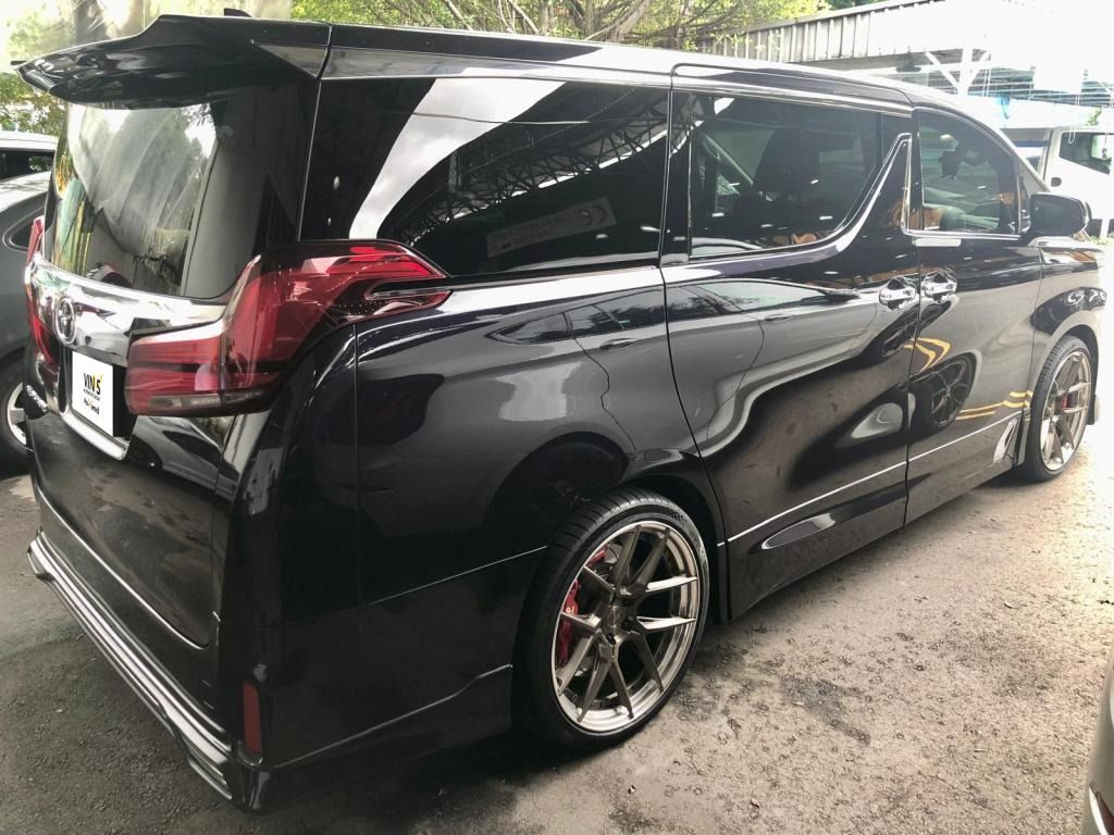 Toyota Alphard 2.5A S C-Package Moonroof Auto (Category: Used Cars) located in Singapore. Submitted by vinsautogroup (Listing ID 1467225594, Image 3). Description: Consignment Unit Vehicle Features: 2.5L inline 4 cylinder DOHC engine, 179bhp, 235nm of torque, super CVT-I transmission and Toyota safety sense. Accessories: Moonroof/Sunroof, dual power sliding door. Leather pilot seats, blind spot monitor, reverse camera, lane departure warning, lan