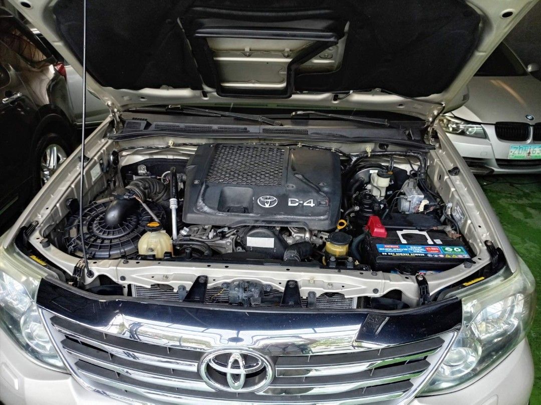 Toyota Fortuner G Auto (Category: Used Cars) located in Pasig City. Submitted by ivanbonifacio1218 (Listing ID 1390688537, Image 3). Description: 2013 Toyota Fortuner G Diesel Automatic Price: P660,000 Negotiable Good Running Condition Ready for Long Drive Fresh in and out Not Flooded No issues Foglamps With DRL All Power 7 Seaters Cold Aircon Hood Scoop Leather Seats Body Cladding Complete Papers All Stock/Original Low Mileage: 76,000 Kms Regist
