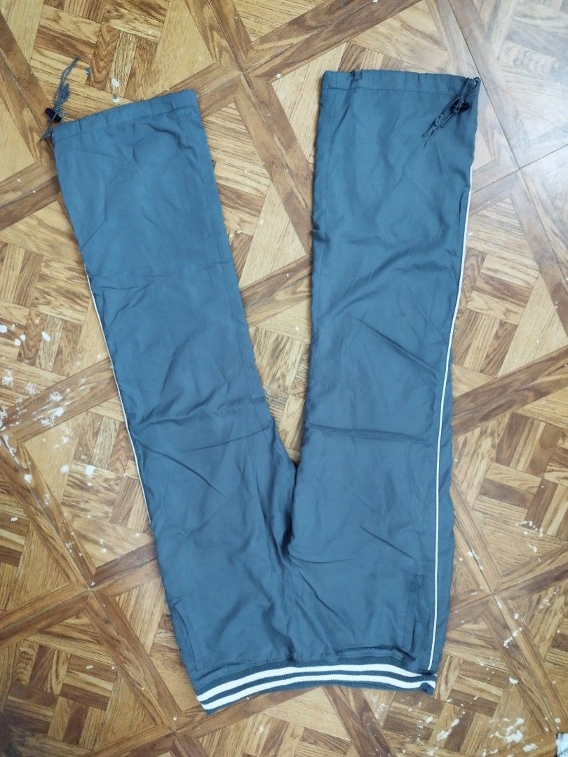 Track Pants Preloved (Category: Joggers) located in Cavite. Submitted by sublimeee (Listing ID 1467348487, Image 3). Description: PHP 180 Two side pockets With signs of usage This is a preloved item, please manage your expectations PM for inquiries 📍Cavite City J&T/Lalamove.