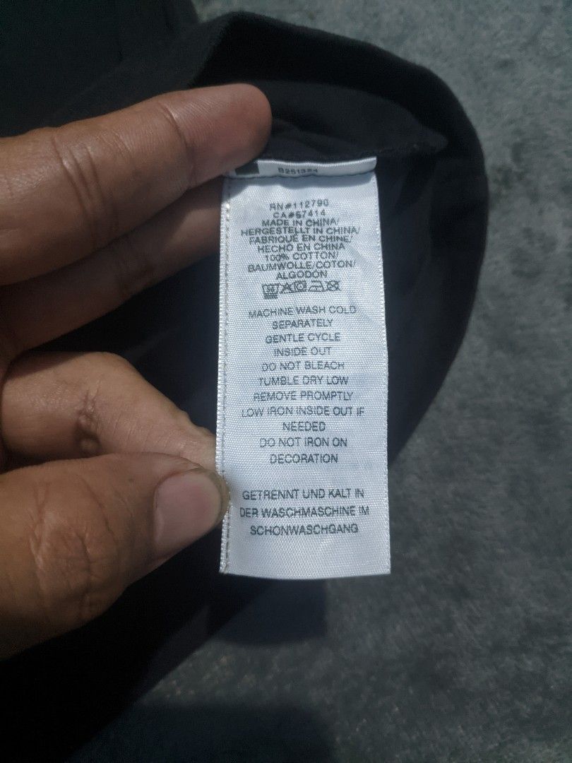 True Religion Buddha (Category: Tshirts & Polo Shirts ) located in San Ildefonso. Submitted by tripniberto (Listing ID 1467327299, Image 3). Description: True Religion Dimes:20.5/27.5L Issue: Need wash, nawala na gold color dun sa buddha face, sign of use Color Rate: 9/10(or better) (lighting may affect the color on images) MOP: gcash MOD: j&t(+sf) NO RUSH SHIPPING!!! (3-5days Ship out!) please manage your expectations this is ukay items PM if in