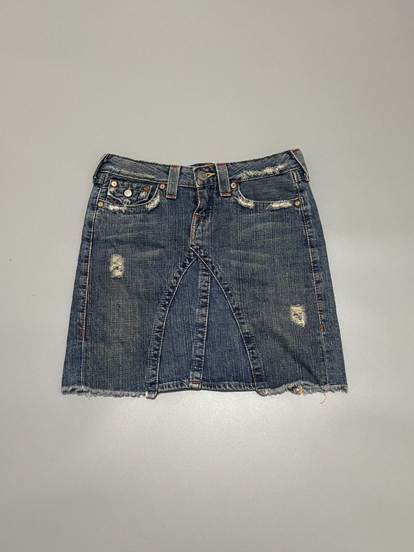 True Religion Denim Skirt Size 26 (Category: Skirts) located in Roxas City. Submitted by thrift_by_tons (Listing ID 1467308191, Image 3). Description: TRUE RELIGION JOEY SKIRT Dimes: Waist: 29 Length: 17 Leghole: 18 Price: 700 + sf 📍Roxas City, Capiz 5800 🔫 Payment via Gcash 🔫Payment First Policy .