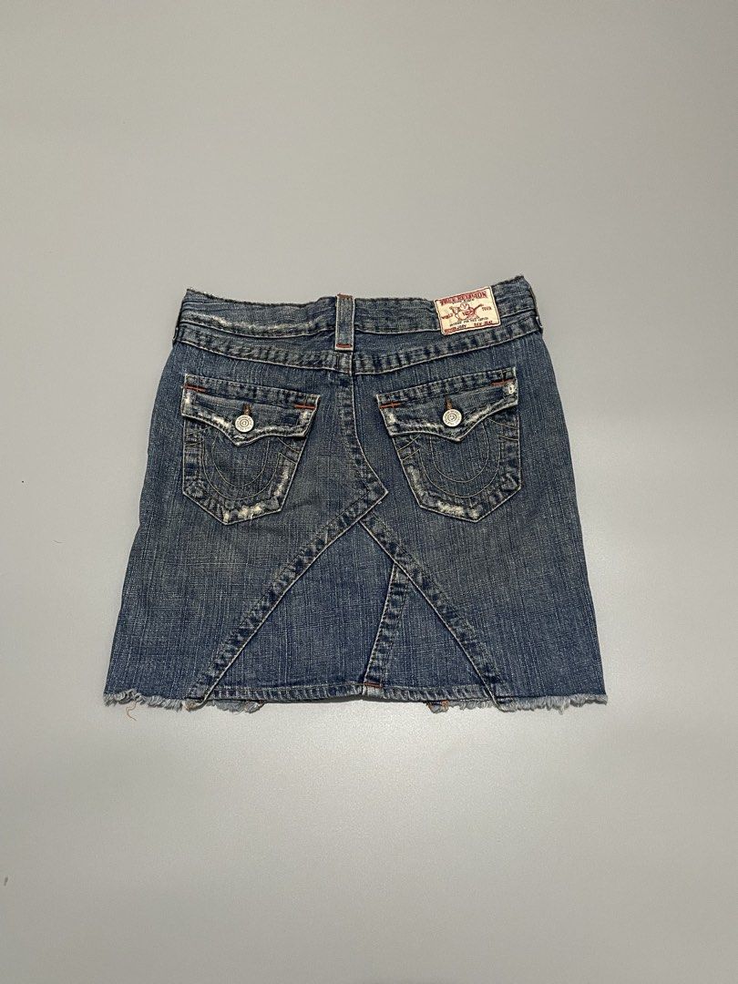 True Religion Denim Skirt Size 26 (Category: Skirts) located in Roxas City. Submitted by thrift_by_tons (Listing ID 1467308191, Image 1). Description: TRUE RELIGION JOEY SKIRT Dimes: Waist: 29 Length: 17 Leghole: 18 Price: 700 + sf 📍Roxas City, Capiz 5800 🔫 Payment via Gcash 🔫Payment First Policy .