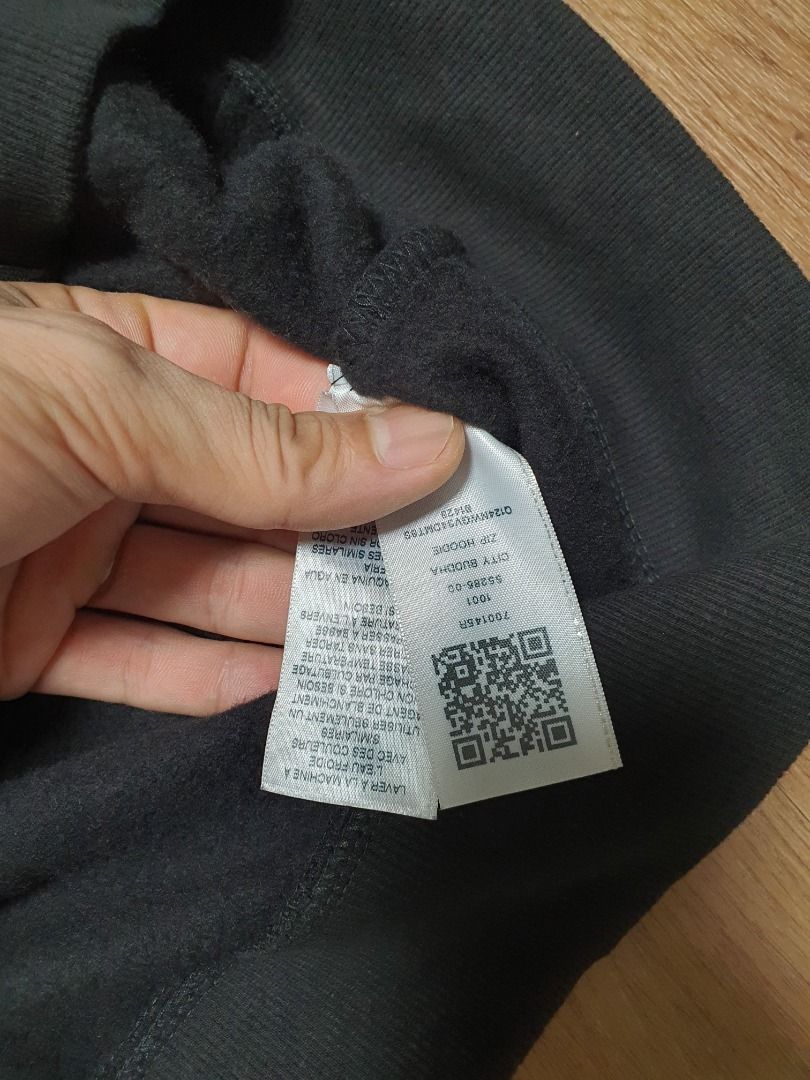 True religion zip up hoodie (Category: Coats, Jackets and Outerwear) located in Caloocan City. Submitted by cleverwind_1e53ab (Listing ID 1467300032, Image 3). Description: True religion Dead stock in good condition Size large.