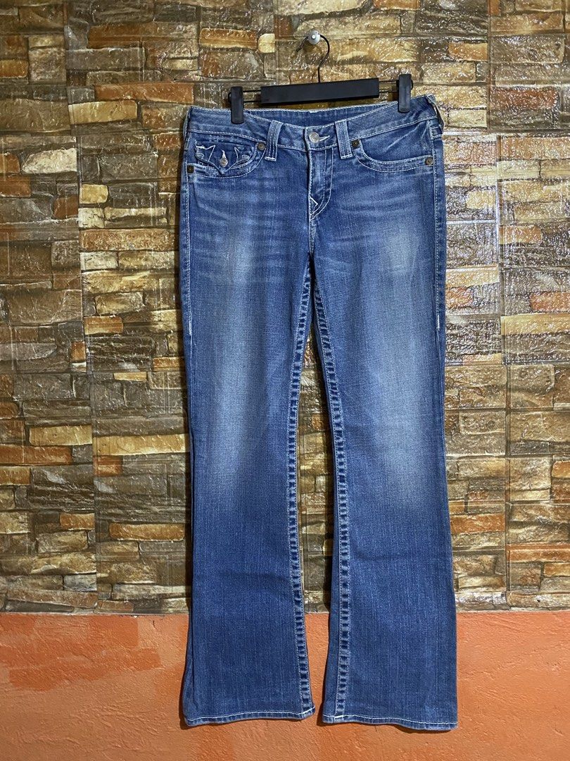 TRUE RELIGIONS PANTS (Category: Jeans) located in Cebu City. Submitted by arsenyong (Listing ID 1467306400, Image 2). Description: Waist :28-30 Length :40 Hem :8 Very good condition Issue: minimal sign of usage .