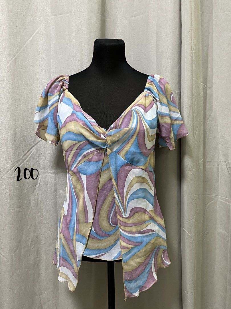 Twist front blouse (Category: Blouses) located in Las Pinas. Submitted by jilanah (Listing ID 1467353977, Image 1). Description: .