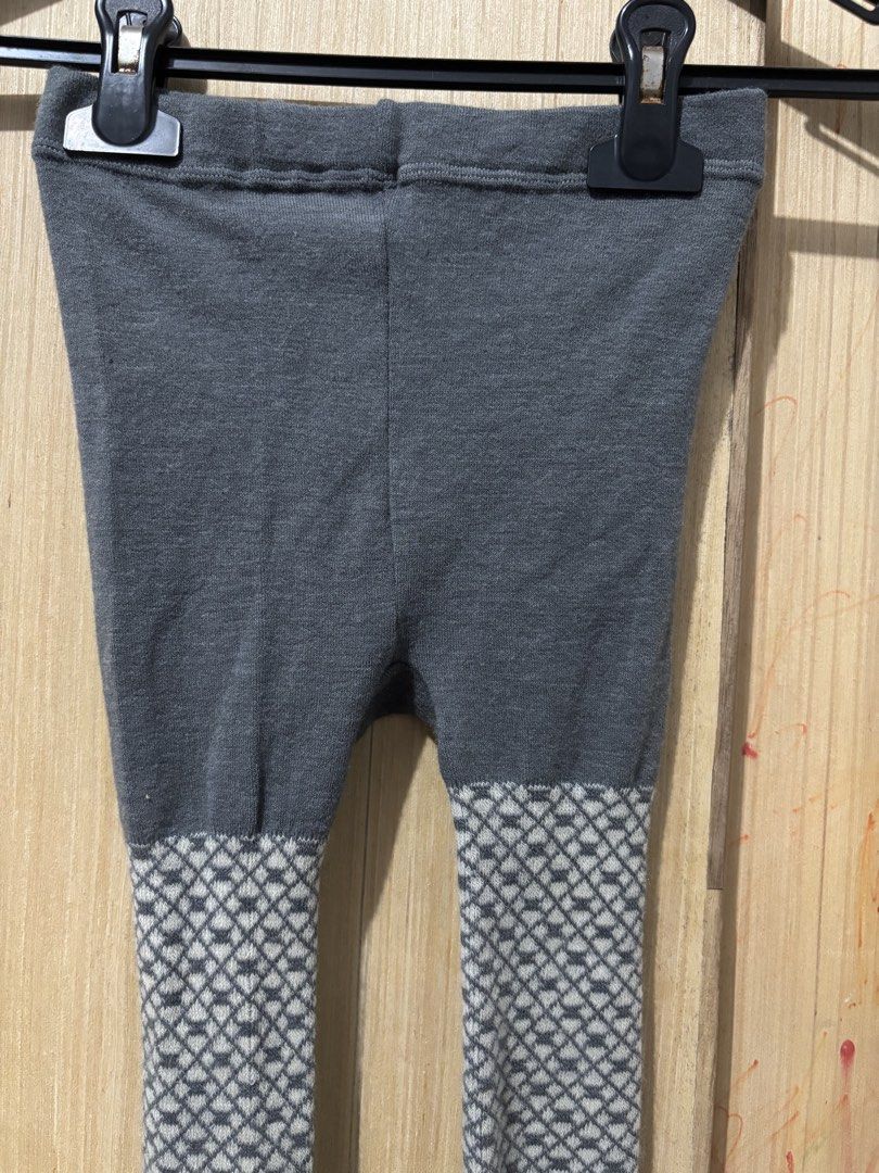 UKAY: Teens Patterned Knit Sweater Tights M-L (Category: Undergarments & Loungewear) located in Quezon City. Submitted by delighted_area (Listing ID 1467246919, Image 2). Description: Ukay sourced, please manage your expectations. In great condition. Size: Teens M-L Waist width: 10 inches, can be stretched until 17 inches Length: 28 Inches.