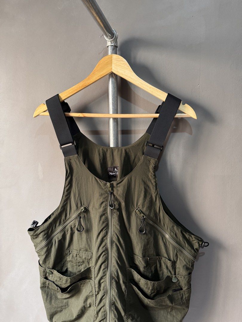 Uncle fu - Maiden wear Olive multi pocket vest (Category: Activewear) located in Cabuyao City. Submitted by _streetflavor (Listing ID 1467226510, Image 2). Description: Uncle fu - Maiden wear Olive multi pocket vest Excellent Size: fits medium Length: 26.5 Width: 22.5 -980 pesos Dm.