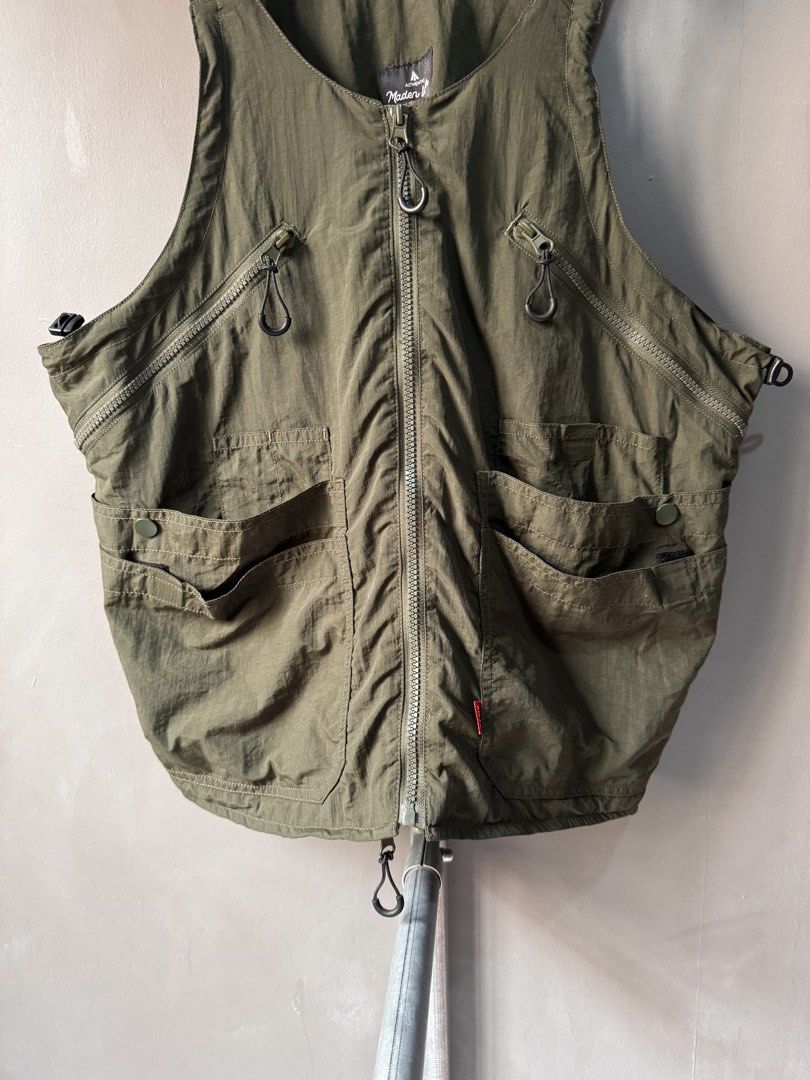 Uncle fu - Maiden wear Olive multi pocket vest (Category: Activewear) located in Cabuyao City. Submitted by _streetflavor (Listing ID 1467226510, Image 3). Description: Uncle fu - Maiden wear Olive multi pocket vest Excellent Size: fits medium Length: 26.5 Width: 22.5 -980 pesos Dm.