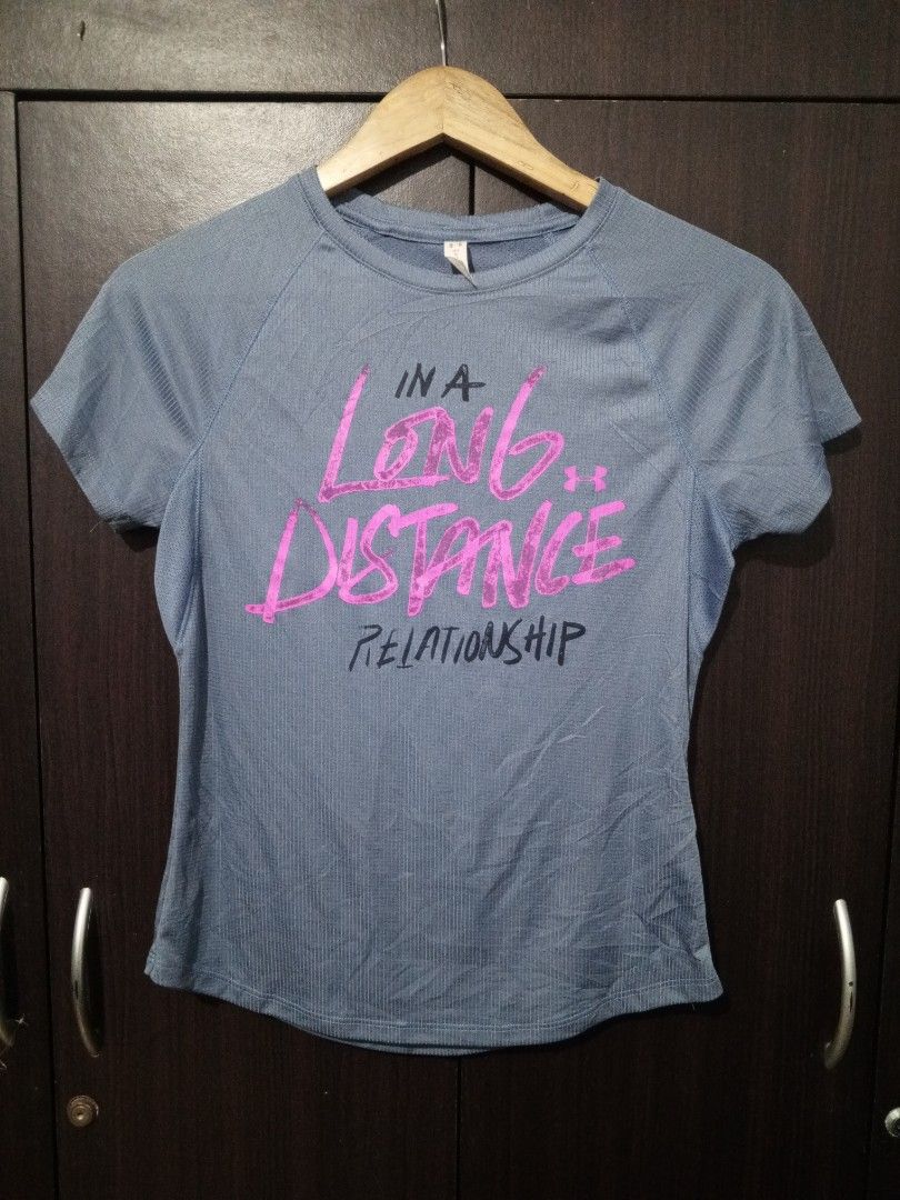 under armour athletic shirt ft. LDR (Category: Activewear) located in Santa Maria. Submitted by paulo-garcia21 (Listing ID 1467290777, Image 1). Description: med on tag 24.5 by 22 no flaws excellent condition.