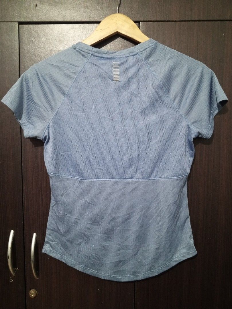 under armour athletic shirt ft. LDR (Category: Activewear) located in Santa Maria. Submitted by paulo-garcia21 (Listing ID 1467290777, Image 2). Description: med on tag 24.5 by 22 no flaws excellent condition.