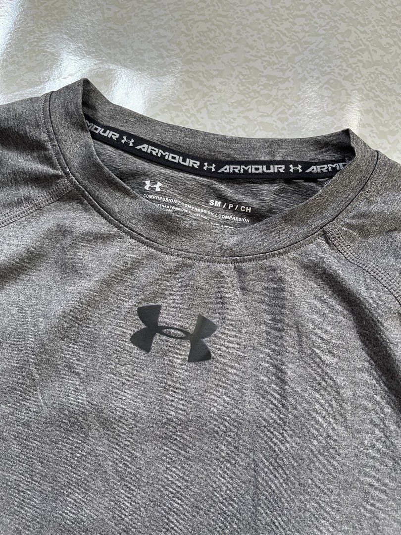 Under Armour Compression Shirt (Category: Activewear) located in Binan City. Submitted by findnavi (Listing ID 1467206233, Image 3). Description: Small Excellent Condition .