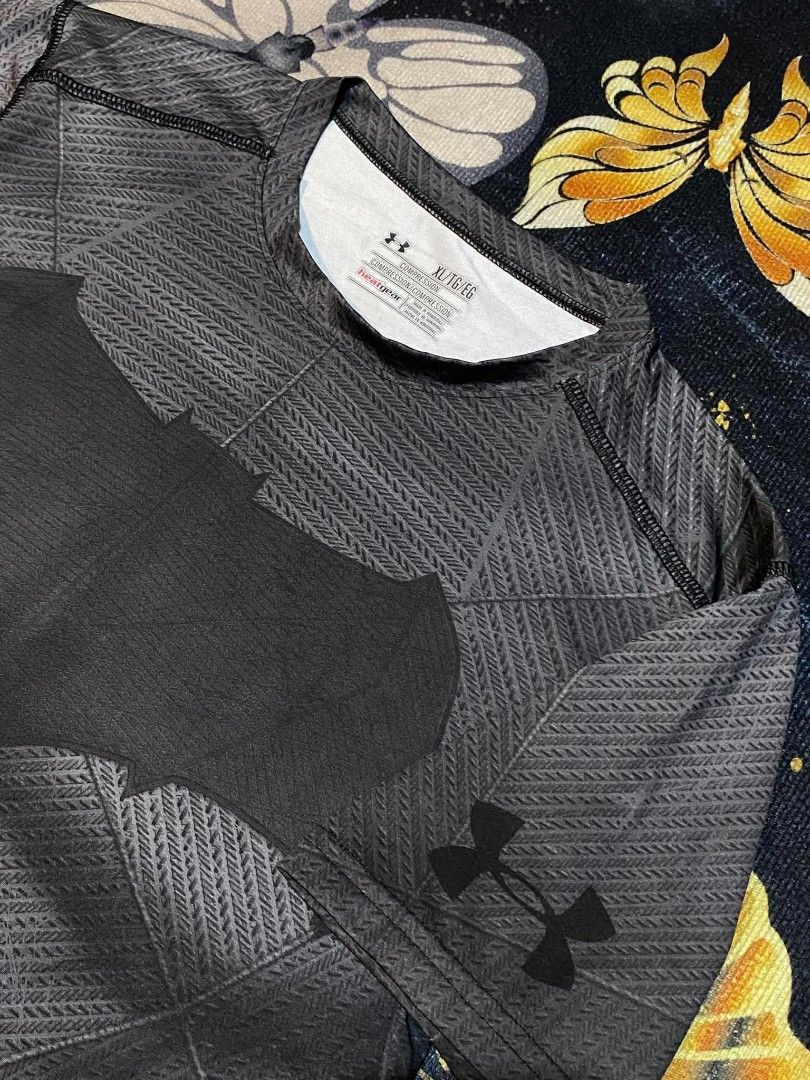 UNDER ARMOUR COMPRESSION SHIRT (Category: Activewear) located in Quezon City. Submitted by thrift.sta (Listing ID 1467209655, Image 2). Description: EXCELLENT NO FLAWS LIKE NEW XL ON TAG 17x27 800+shipping fee.