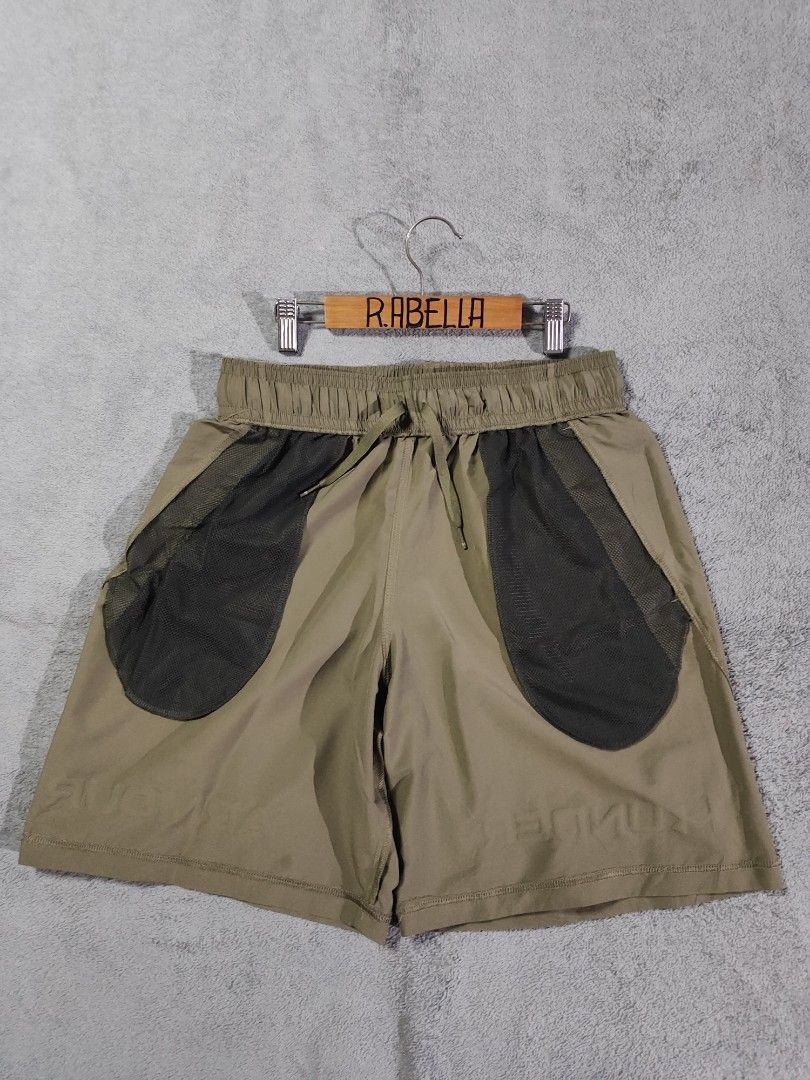 UNDER ARMOUR MEN'S WOVEN TRAINING SHORT (Category: Activewear) located in Manila. Submitted by rumarabe (Listing ID 1467284911, Image 3). Description: UA MEN'S WOVEN TRAINING SHORT COMPLETE TAGS W/ 2 SIDE POCKETS & PULLER SIZE:LARGE ON TAG(29-34X19) IN EXCELLENT TO GOOD AS NEW CONDITION.