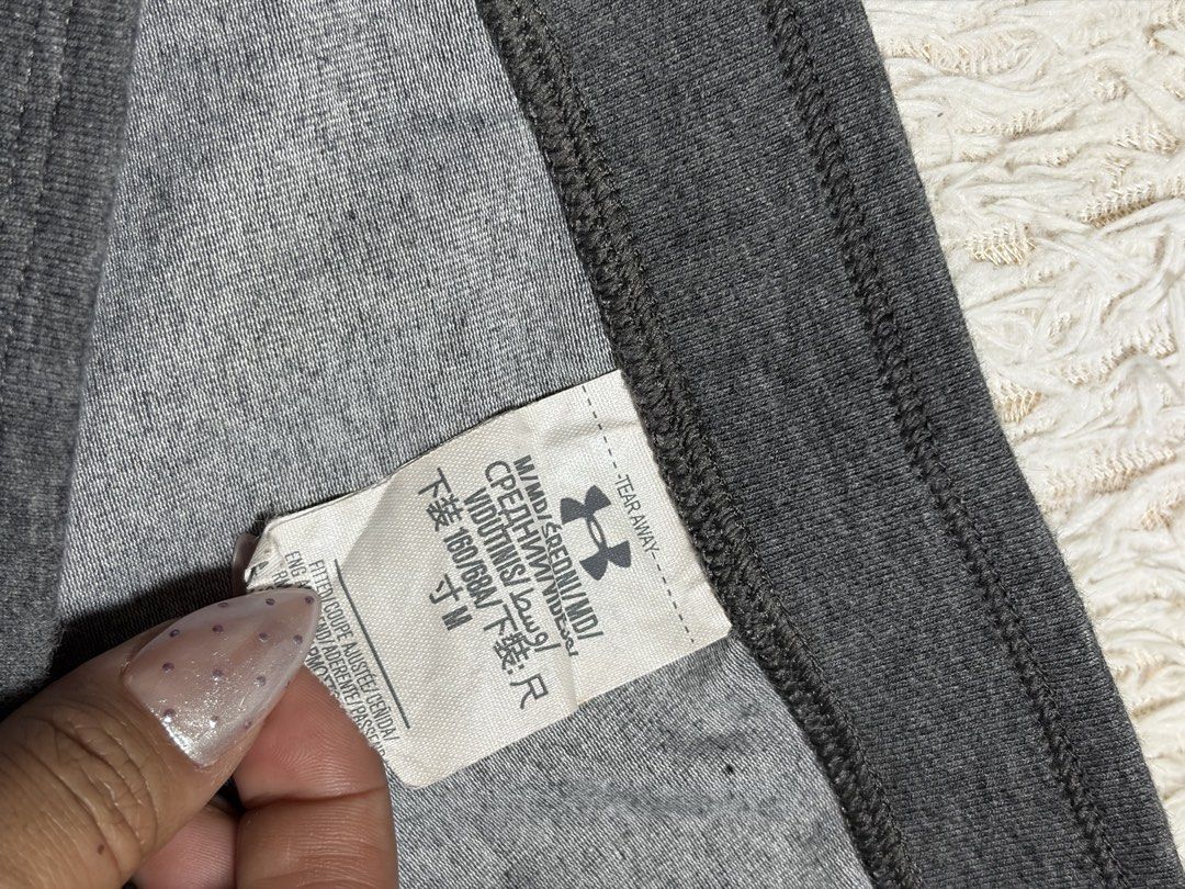 Under armour pants (Category: Other Bottoms) located in Baguio. Submitted by adi_laigne (Listing ID 1467210787, Image 3). Description: Price indicated No flaws .