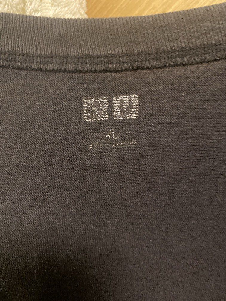 uniqlo 黑色上衣 XL （分類：T-shirt、恤衫、有領衫）位於 Hong Kong。 由 sweethome11150 提交（商品編號 1467351100，圖片 2）。簡介： 。