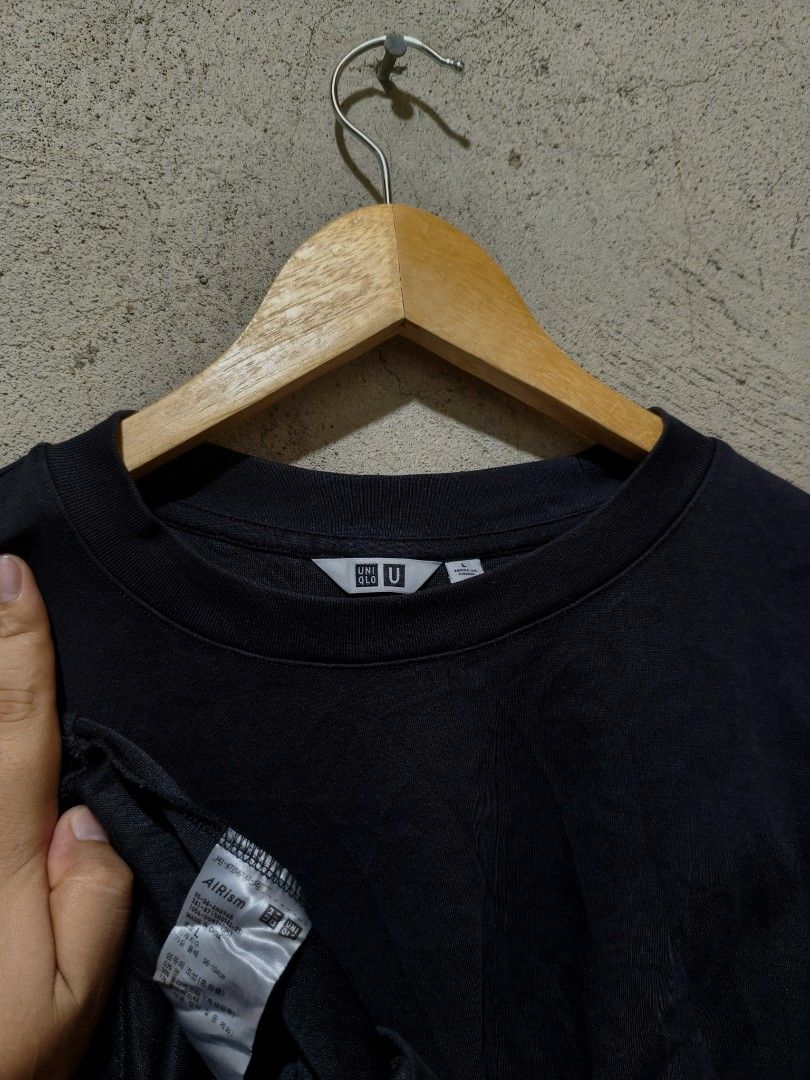 Uniqlo airism (Category: Formal Shirts) located in Cagayan de Oro. Submitted by thrift-japanuksurplus (Listing ID 1467203736, Image 3). Description: Uniqlo airism size L on tag W : 22.5 L : 27 Color rate : 9.5/10 Condition : 9.5/10 Excellent issue : ❌❌❌.