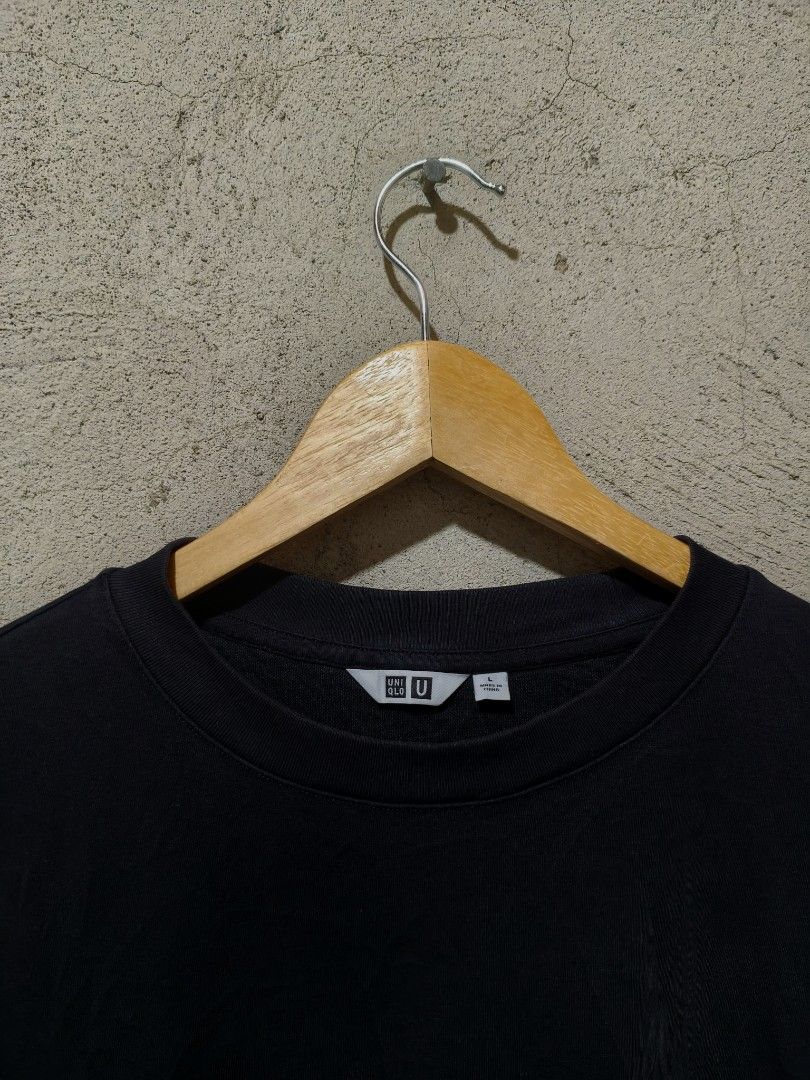 Uniqlo airism (Category: Formal Shirts) located in Cagayan de Oro. Submitted by thrift-japanuksurplus (Listing ID 1467203736, Image 2). Description: Uniqlo airism size L on tag W : 22.5 L : 27 Color rate : 9.5/10 Condition : 9.5/10 Excellent issue : ❌❌❌.