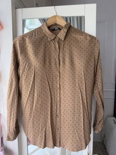 (Category: ) located in . Submitted by lyaclosetpreloved (Listing ID 1467217201, Image 1). Description: .