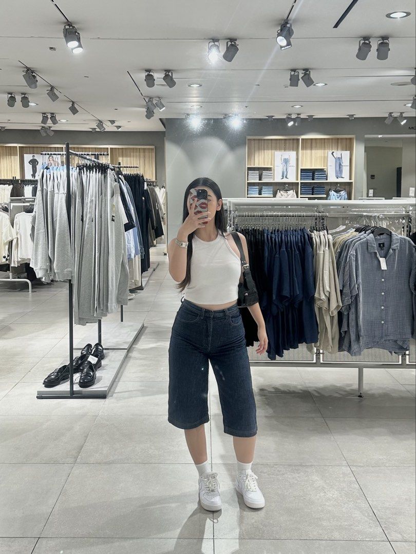 Uniqlo Dark Denim Jorts (Category: Shorts) located in Bocaue. Submitted by gwydeclutters (Listing ID 1467360077, Image 2). Description: ✿ Uniqlo ✿ 26-27 ʀᴇᴍᴀʀᴋs: like new condition, worn around 2-3x only. hard denim fabric & mall bought. actual WW posted. For interested buyers, kindly send me a message for 𝗮𝗰𝘁𝘂𝗮𝗹 𝗽𝗵𝗼𝘁𝗼𝘀 to avoid photo grabbing & phishing. 𝗳𝗲𝘄 𝗿𝗲𝗺𝗶𝗻𝗱𝗲𝗿𝘀: 𐙚 payment first basis 𐙚 no cancellation of order(s)