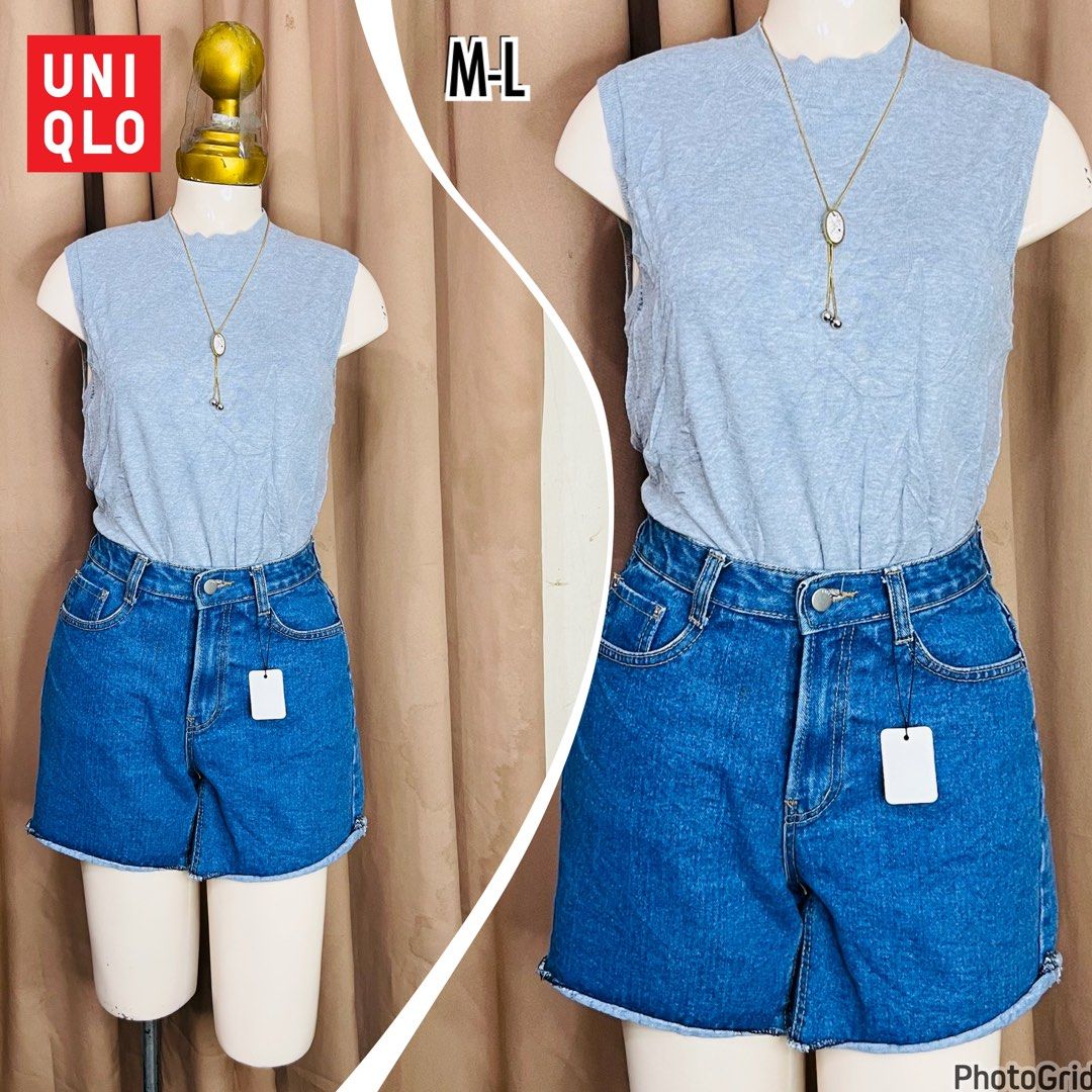Uniqlo Grey Sleeveless Top (Category: Sleeveless) located in Manila. Submitted by bengirlclothing (Listing ID 1467328482, Image 1). Description: - Brand: Uniqlo - Grey sleeveless mock neck top - Size: M - Condition: Great casual outfit, perfect for daily wear or weekend outings - Versatile: Easy to mix and match with other wardrobe pieces.