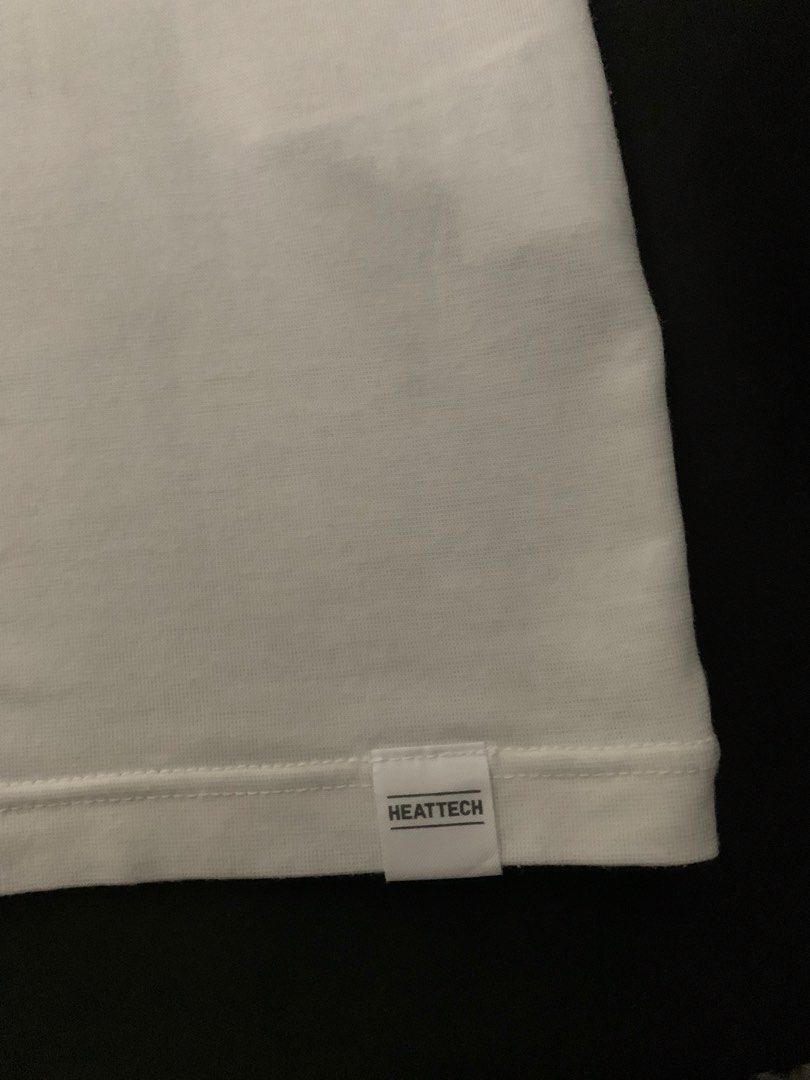 Uniqlo Heat Tech - XL - White (Category: Tshirts & Polo Shirts ) located in Manila. Submitted by deehumphrey (Listing ID 1467209815, Image 2). Description: Uniqlo Heat Tech - White Size XL on tag.