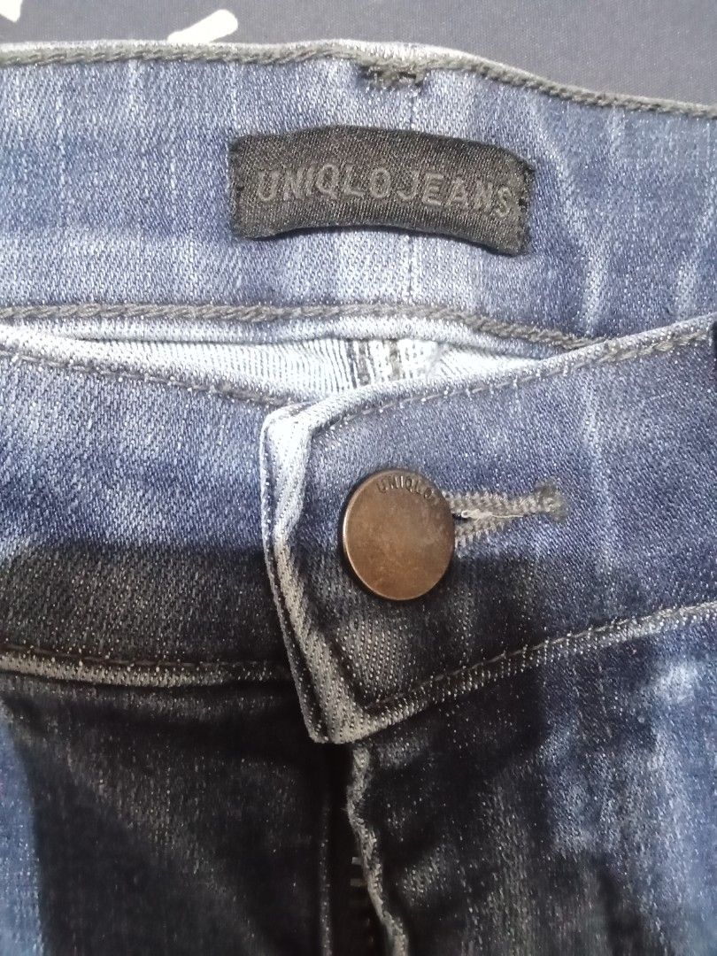 Uniqlo Jeans (Category: Jeans) located in Quezon City. Submitted by wisdomsophia (Listing ID 1467247063, Image 2). Description: Classic blue denim pants with a comfortable mid-waist fit, size 26. Easy to pair with different tops for a casual and stylish everyday look..