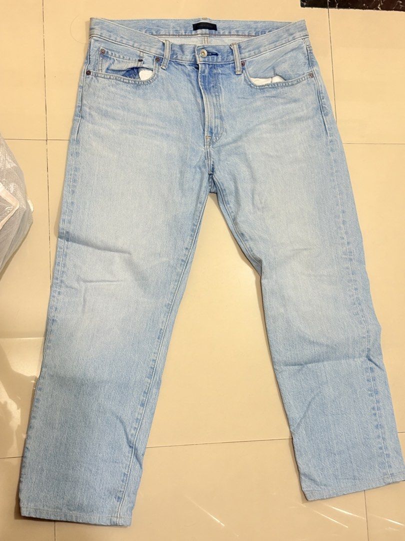 UNIQLO JEANS (Category: Jeans) located in Caloocan City. Submitted by theartmonster (Listing ID 1467350895, Image 2). Description: Can fit waist line 32 - 34.