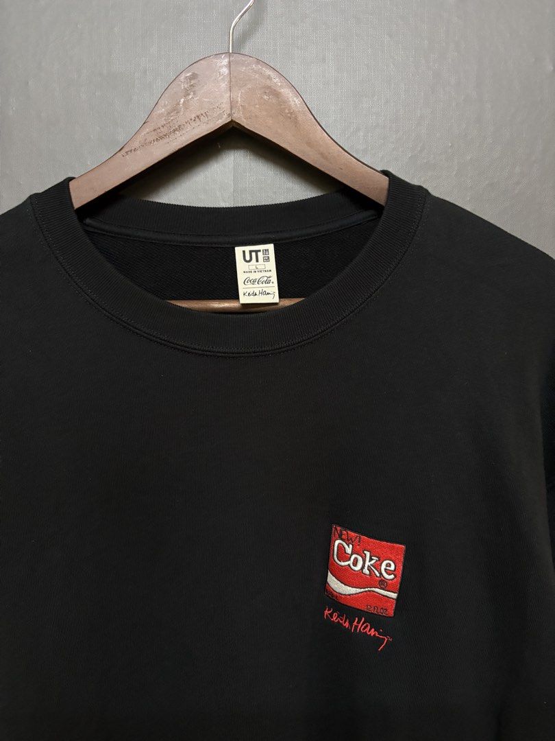 Uniqlo Keith Haring x Coca Cola (Category: Coats, Jackets and Outerwear) located in Cavite. Submitted by staythrifted.23 (Listing ID 1467174907, Image 2). Description: Uniqlo Keith Haring x Coca Cola Large on 🏷️ Dimes : Length 28 Width 24 Like new Color rate 10/10 Need wash Issue ❌ 📩📩📩 Loc. Cavite We ship nationwide Payment first 📌DISCLAIMER: We are not associated or affiliated with any brand posted. 📃ALL COPYRIGHT AND TRADEMARKS RESERVED T