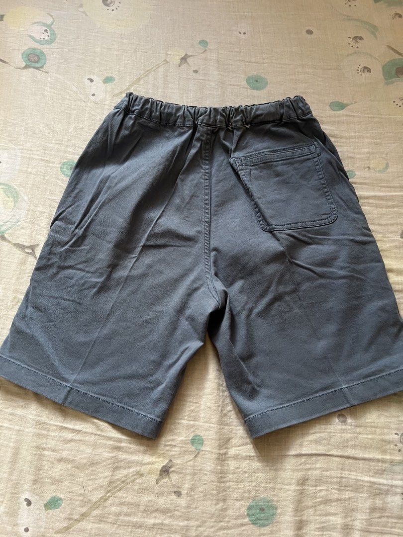 Uniqlo Kids Shorts (Category: Shorts) located in Caloocan City. Submitted by allotherthings26 (Listing ID 1467202890, Image 2). Description: - Brand: Uniqlo -200 each - Size: 140 (Height: 135-145cm, Waist: 56-62cm) - Material: Comfortable cotton blend, perfect for everyday wear - Features: Easy slip-on style, elastic waistband with internal adjustable button closure, and a back pocket - Variant: Bundle of multiple colors available.
