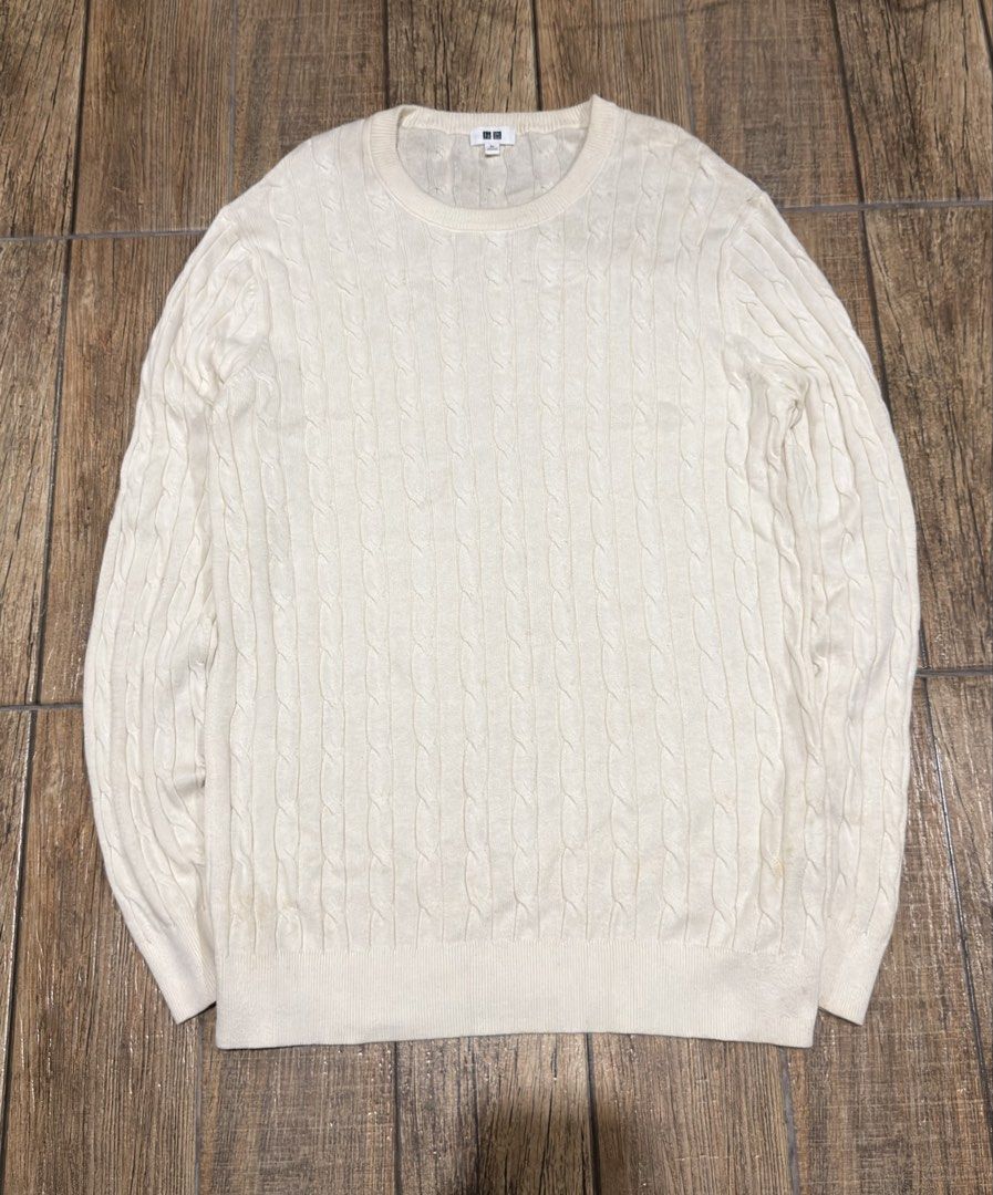 UNIQLO KNITTED SWEATER (Category: Coats, Jackets and Outerwear) located in Manila. Submitted by urban-vintage_2 (Listing ID 1467330899, Image 1). Description: ISSUE: NONE (NEED WASH) MOP :GCASH (NO COD) SHIP VIA: LALAMOVE & J&T LOCATION: PASIG CITY LENGTH: 30 WIDTH : 23-24.
