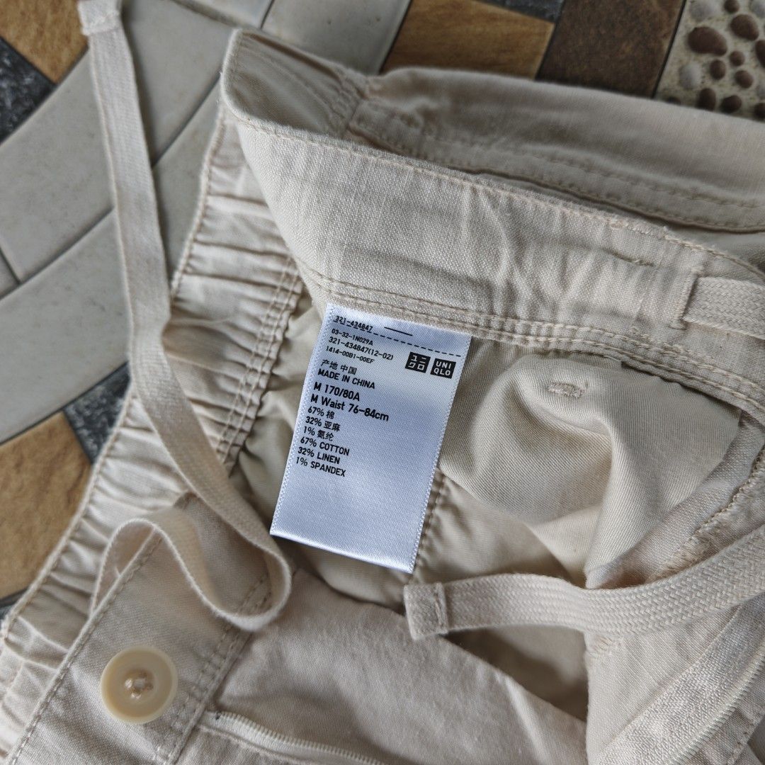 Uniqlo Linen Blend Relaxed Pants (Category: Chinos) located in Roxas. Submitted by rhenzgcil (Listing ID 1467252806, Image 3). Description: Medium on Tag Waist: 28-34 Length: 40 Hem: 7 Good as New.