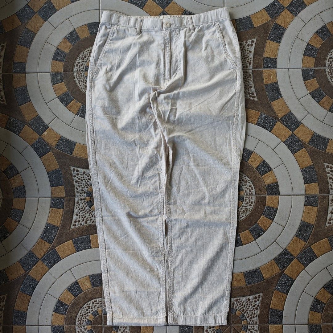 Uniqlo Linen Blend Relaxed Pants (Category: Chinos) located in Roxas. Submitted by rhenzgcil (Listing ID 1467252806, Image 1). Description: Medium on Tag Waist: 28-34 Length: 40 Hem: 7 Good as New.