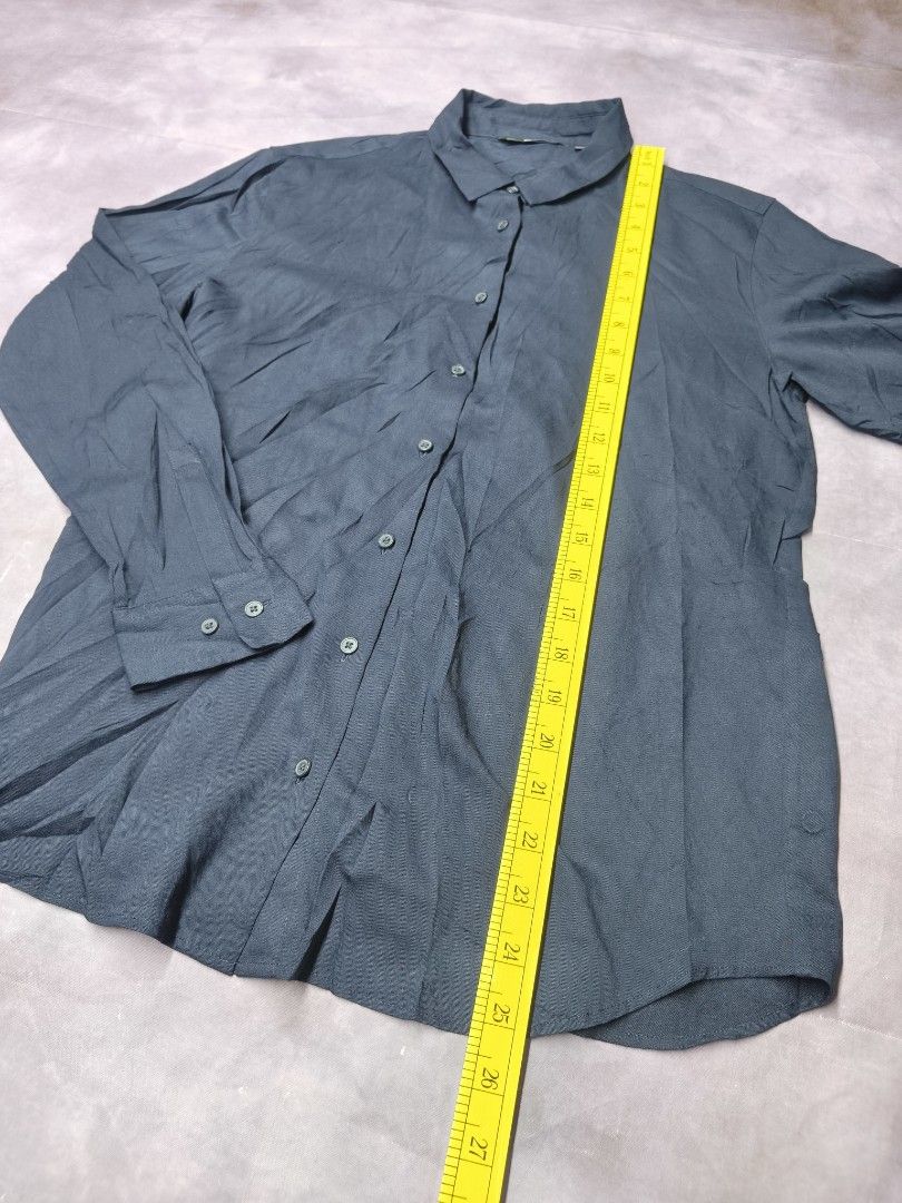 Uniqlo Long sleeve polo (Category: Longsleeves) located in San Jose. Submitted by dripdropph22 (Listing ID 1467239645, Image 3). Description: Uniqlo Long sleeve polo 249 + sf Unli Vouche Unli VC.