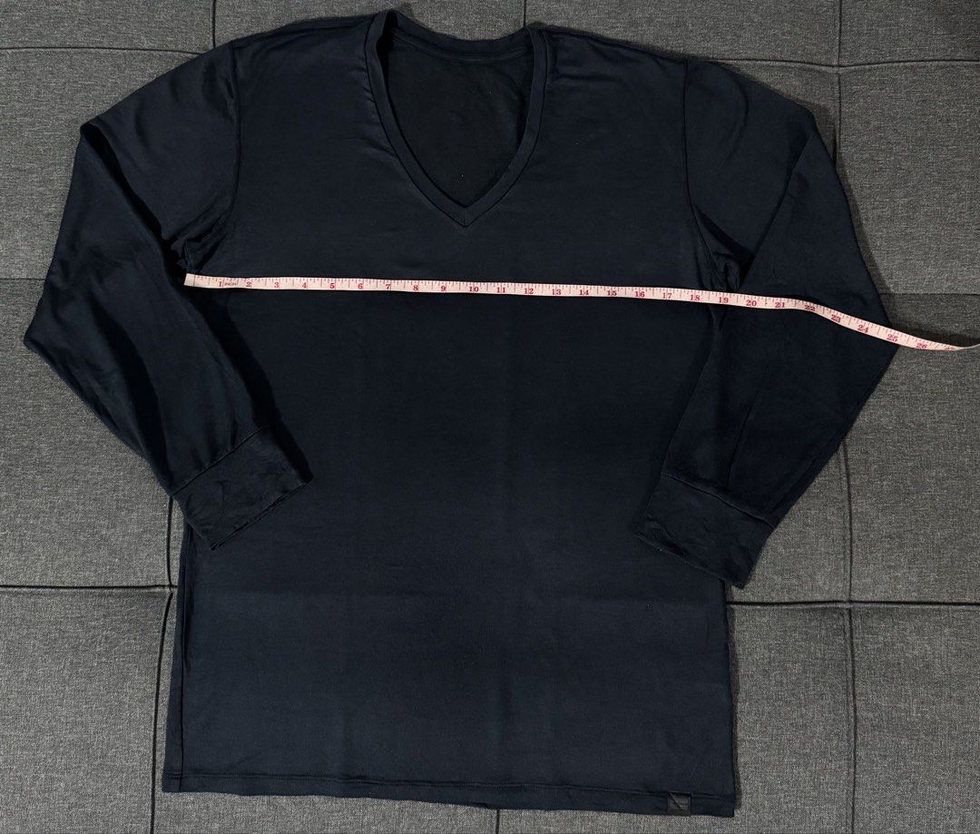 Uniqlo men’s heattech extra warm (Category: Tshirts & Polo Shirts ) located in General Santos City (Dadiangas). Submitted by curatedstuffs101 (Listing ID 1467249858, Image 1). Description: Like new No flaws Color rate:10/10 Color navy blue- medium Black- xl Low ballers will not be entertained.