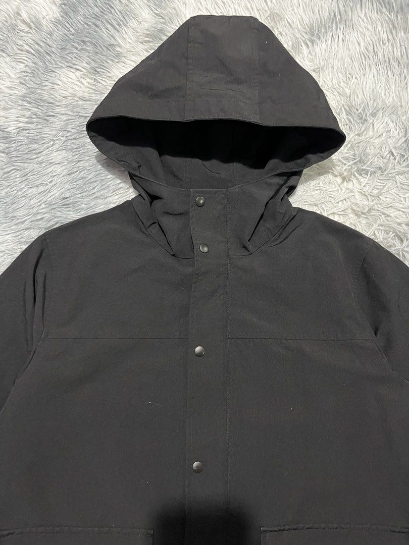 Uniqlo Mountain Parka Jacket (Category: Babies & Kids Fashion) located in Sasmuan (Sexmoan). Submitted by winterclothes.ph (Listing ID 1467330095, Image 2). Description: Uniqlo Mountain Parka Jacket 150 on tag Width 19.5 Length 24 Excellent Condition .