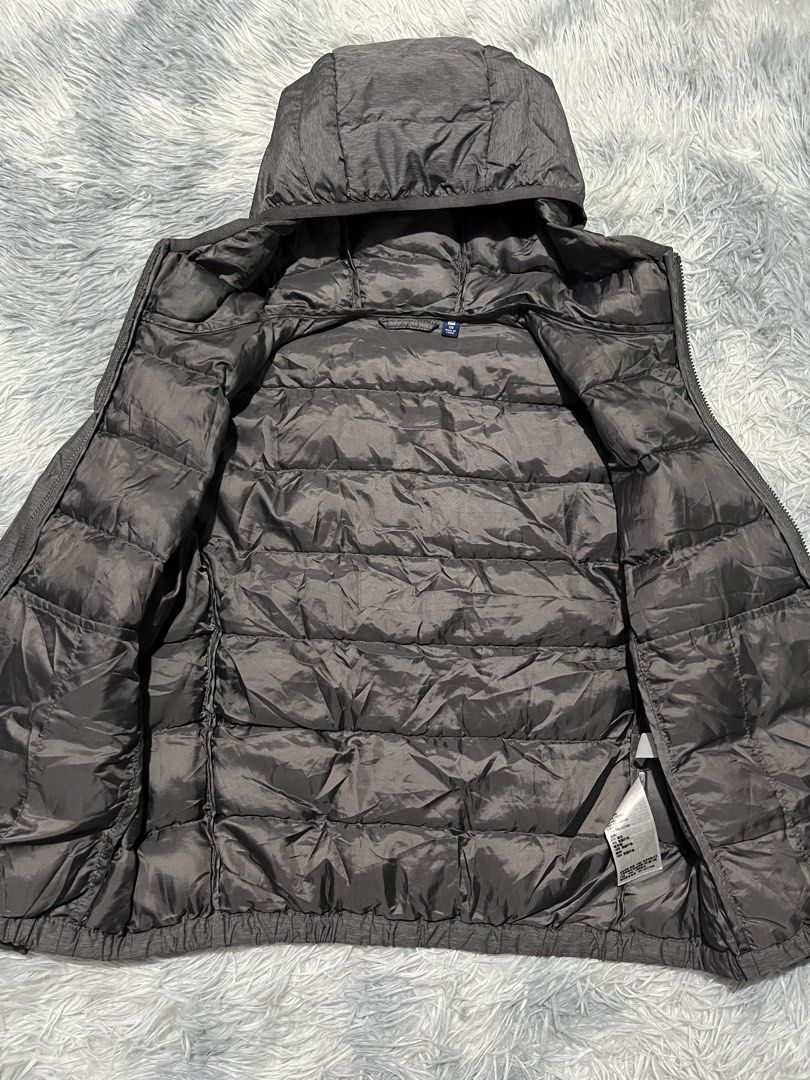 Uniqlo Puffer Jacket Kids (Category: Babies & Kids Fashion) located in Sasmuan (Sexmoan). Submitted by winterclothes.ph (Listing ID 1467329200, Image 3). Description: Uniqlo Puffer Jacket Kids 130 on tag 7-8 yrs old Width 17.5 Length 19.5 Excellent Condition .