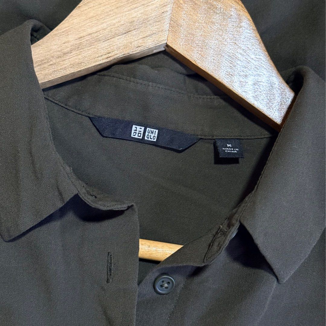 Uniqlo Rayon Airy Blouse (Category: Blouses) located in Surigao. Submitted by nenafuentes (Listing ID 1467177712, Image 3). Description: M on tag but has a slim fit Comfortably fits S-M up to 34” bust.