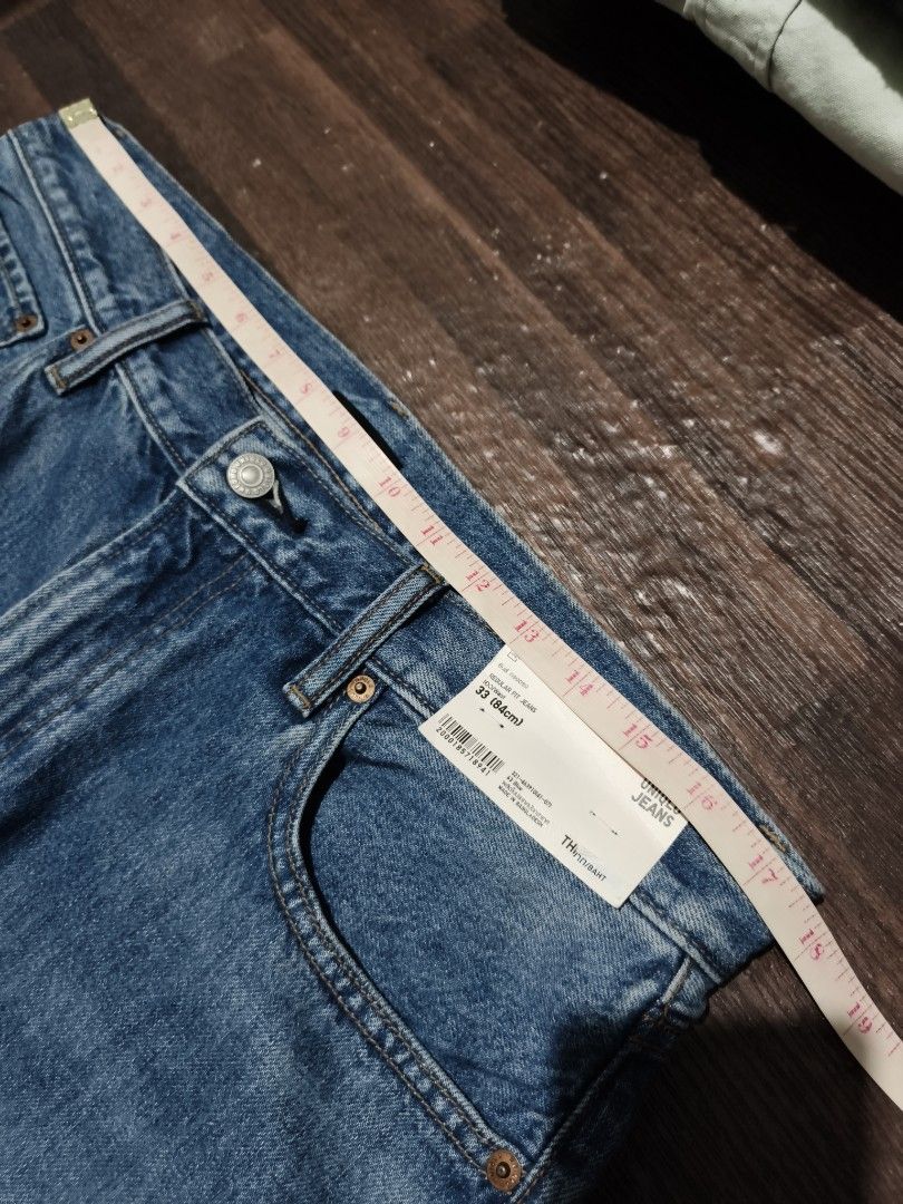 📍Uniqlo Regular fit jeans (Category: Jeans) located in Antipolo. Submitted by simplehans (Listing ID 1467170193, Image 3). Description: ‎📍Uniqlo Regular fit jeans ‎Size 33 on tag (84cm) ‎Waist- 35 (Tape measure) ‎Length- 39 ‎Leg Open- 8.4 ‎Brand New ‎DIRECT MESSAGE IF INTERESTED.