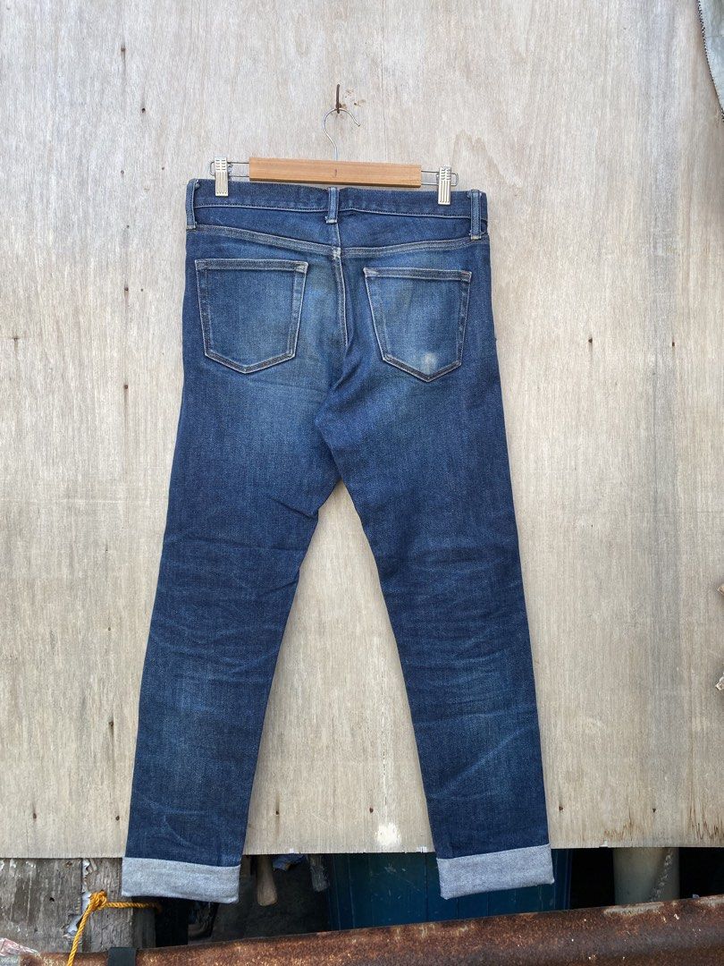 UNIQLO SELVEDEGE DENIM (Category: Jeans) located in Bantayan. Submitted by resuscitate.ph (Listing ID 1467189995, Image 2). Description: UNIQLO SELVEDGE DENIM W: 32 L: 42 .