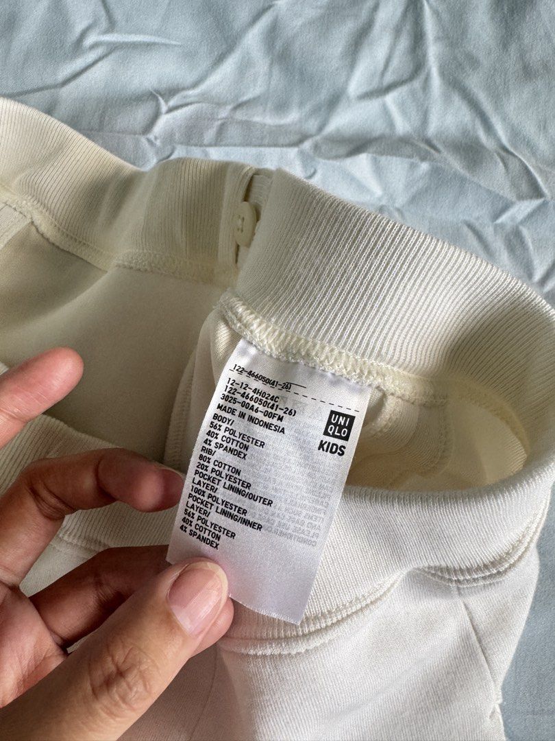 Uniqlo Short/Skirt (Category: Shorts) located in Batangas. Submitted by vybxx (Listing ID 1467178474, Image 3). Description: - Kids 160 in Uniqlo MY BODY FRAME (S-M) Bust - 34A Waist - 27 Height - 5'2 Ship via J&T + 80 sf Location: Batangas City.