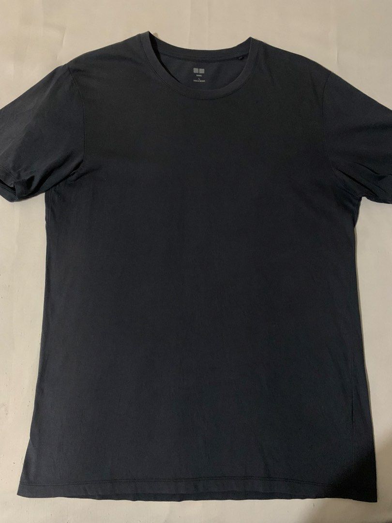 Uniqlo Supima Shirt L (Category: Tshirts & Polo Shirts ) located in Manila. Submitted by deehumphrey (Listing ID 1467213444, Image 1). Description: Uniqlo Supima shirt Size L on tag .