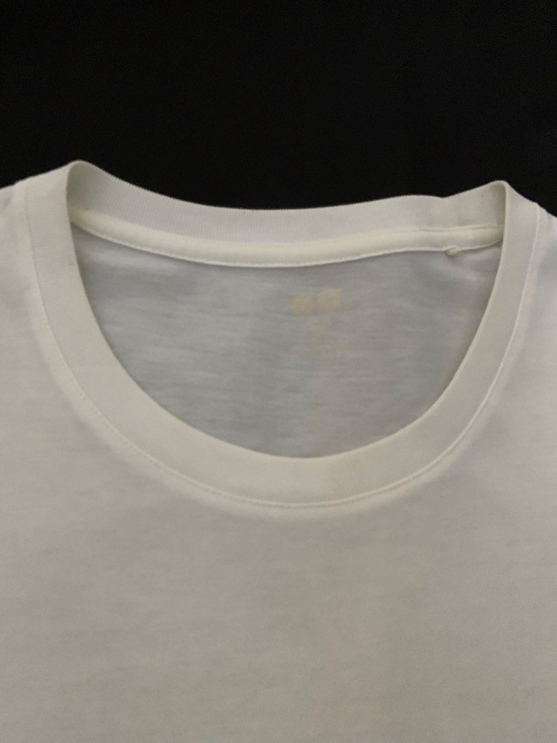 Uniqlo Supima White L (Category: Tshirts & Polo Shirts ) located in Manila. Submitted by deehumphrey (Listing ID 1467213126, Image 2). Description: Uniqlo Supima Shirt Size L on tag .