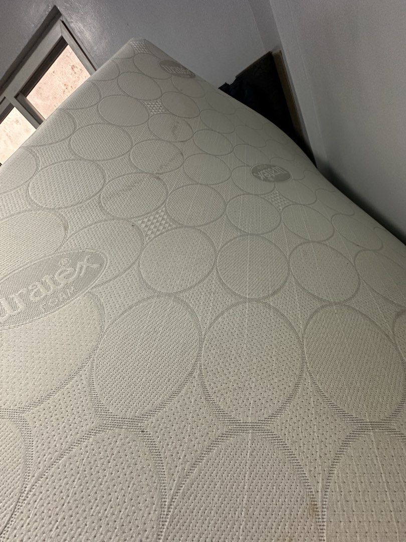 Uratex Airlite Mattress 6” Double (Category: Bed Frames & Mattresses) located in Quezon City. Submitted by datsoohot46574 (Listing ID 1467351068, Image 3). Description: - Brand: Uratex airlite mattress 6” size Double - Few stains due to storage, may alikabok pwede punasan or labhan un cover removable. Mattress is still in excellent condition -location tandang sora, QC .