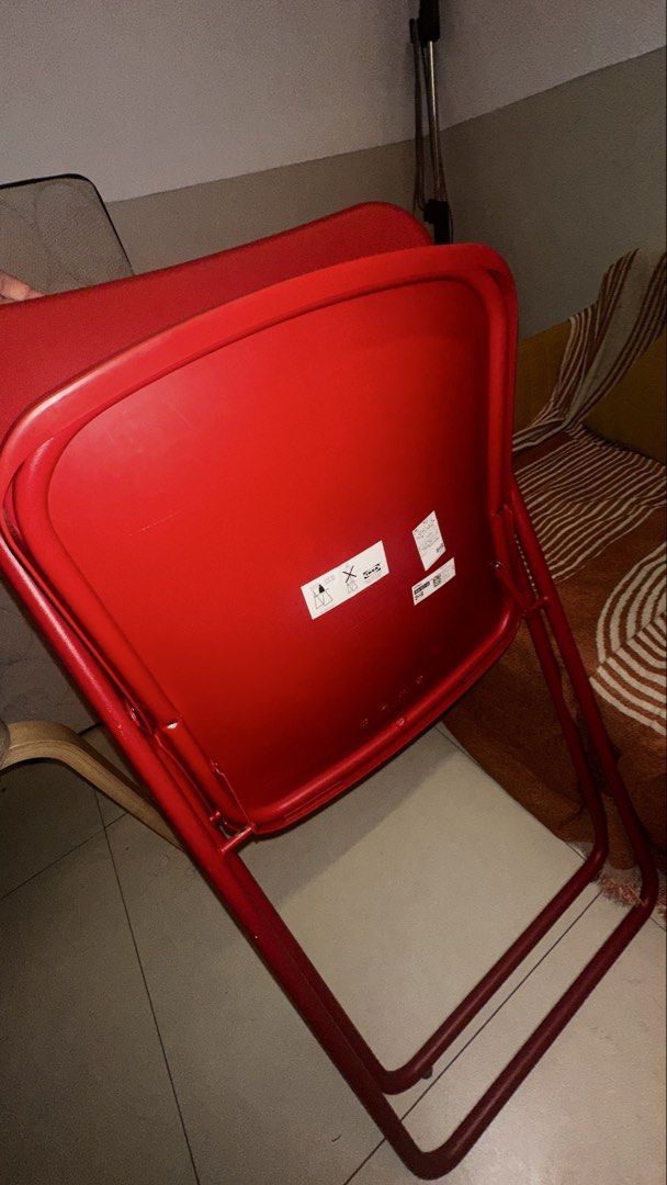 Used Ikea Vihals Folding Chair in Red (Category: Chairs) located in Manila. Submitted by maliaaa14 (Listing ID 1467203889, Image 2). Description: Selling my Ikea Vihals Folding Chair in Red RFS: bent seat, kayo na po magrepair Bought P999 from Ikea — selling P700 For pick up Malibay,Pasay City.