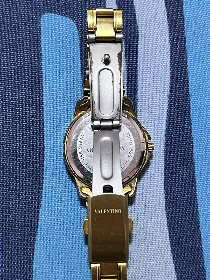 valentino (Category: Luxury Watches) located in Manila. Submitted by acy_yc (Listing ID 1467305901, Image 3). Description: FS: ₱500 ONLY! Valentino Gold Watch ⌚ Model: 3105L Specs: Japan quartz movement, gold ion-plated, water resistant Issue: Battery needs replacement.