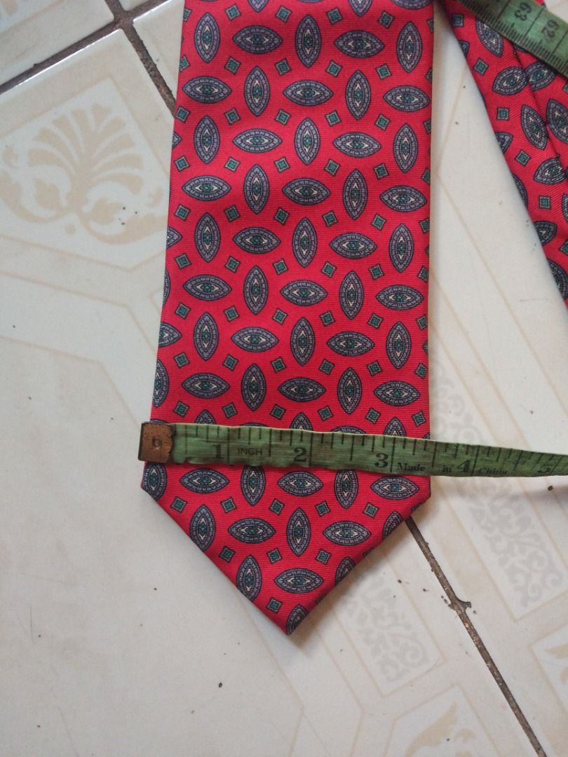 Van Heusen 417 Silk Tie (Category: Ties) located in Pasay City. Submitted by denimdude.ph (Listing ID 1467265467, Image 3). Description: .